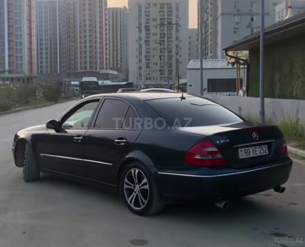 Mercedes E 280-8