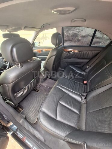 Mercedes E 280-10