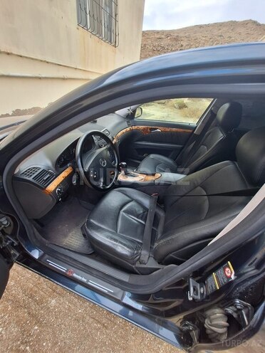 Mercedes E 280-9