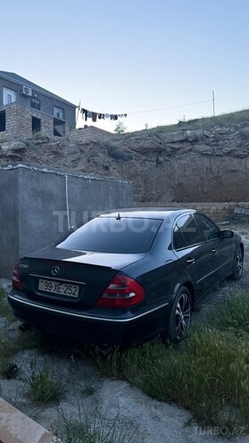 Mercedes E 280-4