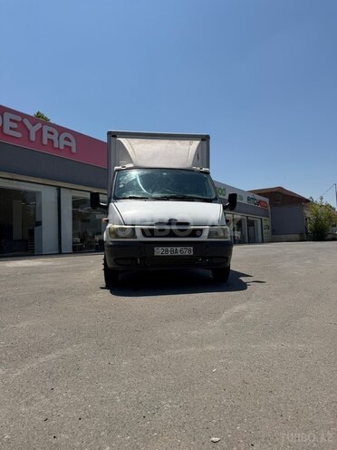 Ford Transit-1