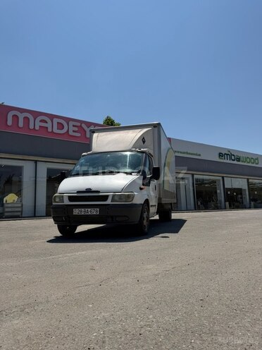 Ford Transit-3