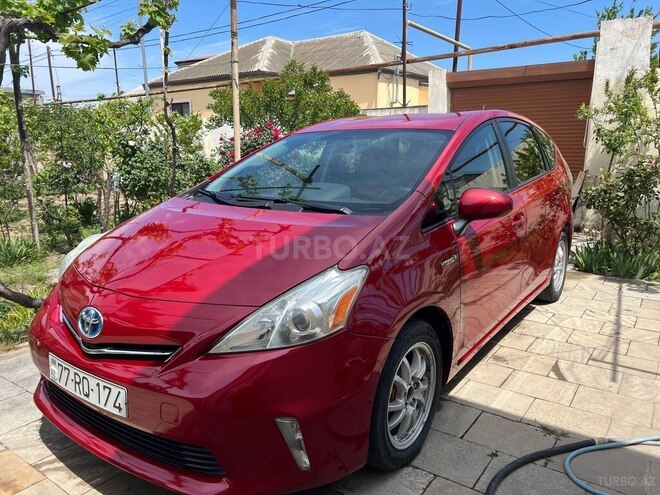 Toyota Prius V-6