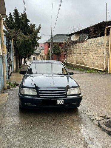 Mercedes C 200-1