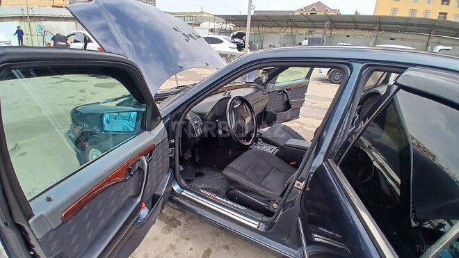 Mercedes C 200-11