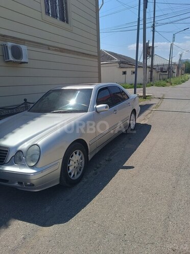 Mercedes E 280-6
