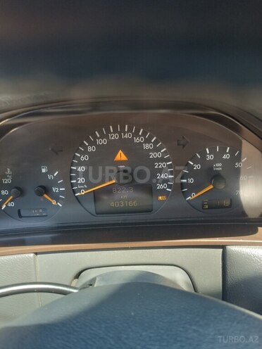 Mercedes E 280-7