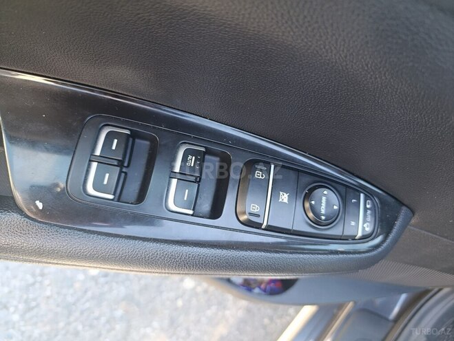 Kia K5-7