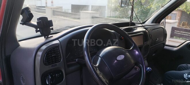 Ford Transit-6
