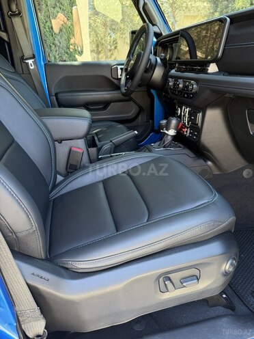 Jeep Wrangler-3