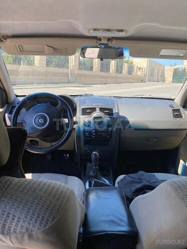 Renault Megane-2