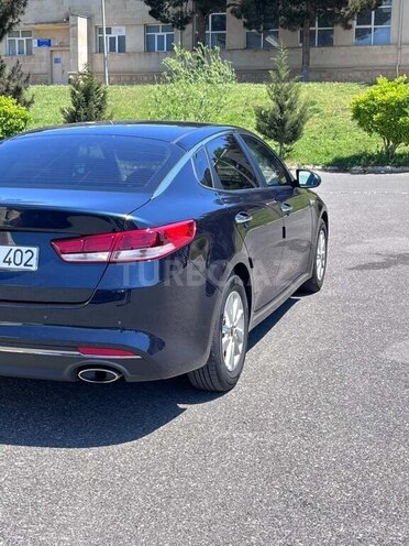Kia K5-4