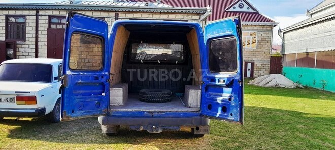Ford Transit-10