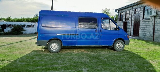 Ford Transit-12