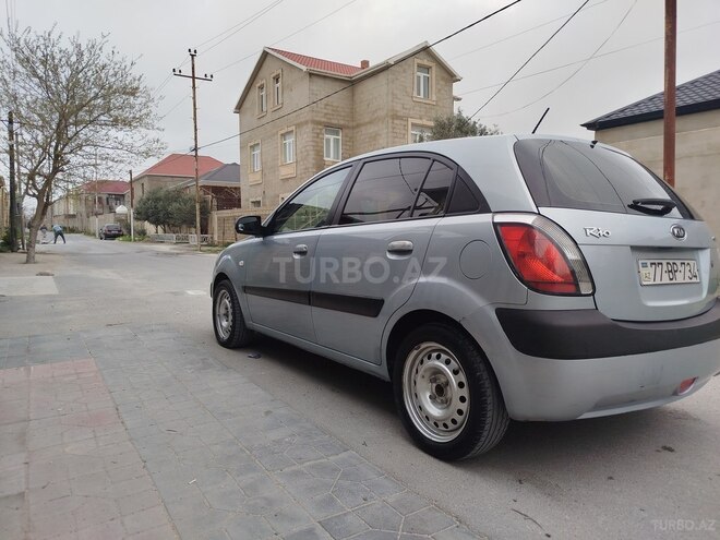 Kia Rio-11