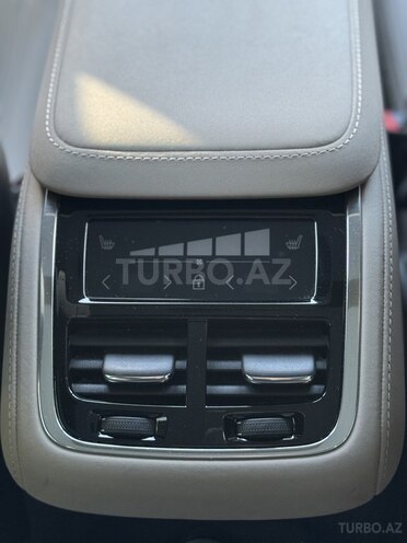 Volvo XC90-13