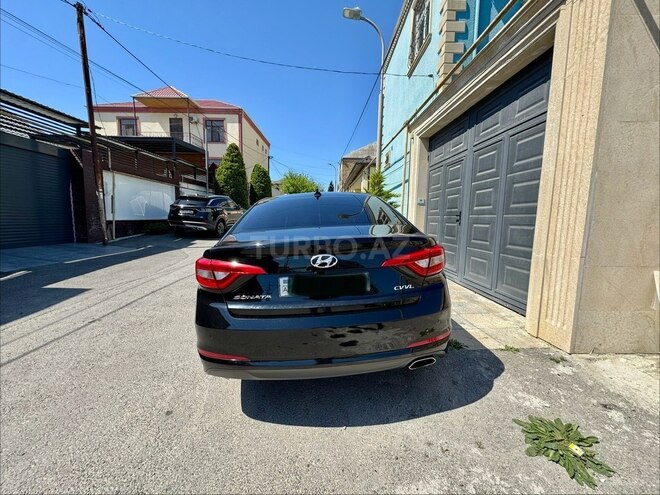 Hyundai Sonata-4