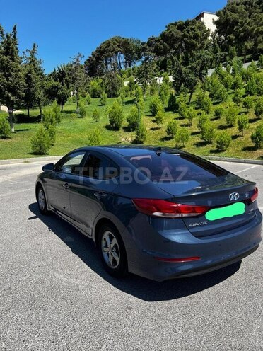Hyundai Avante-12
