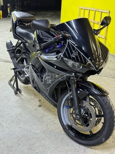 Yamaha YZF-R6-1