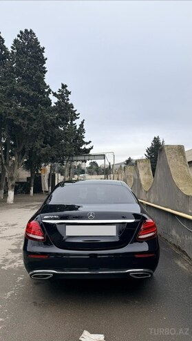 Mercedes E 220 d-2