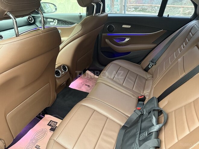 Mercedes E 220 d-4