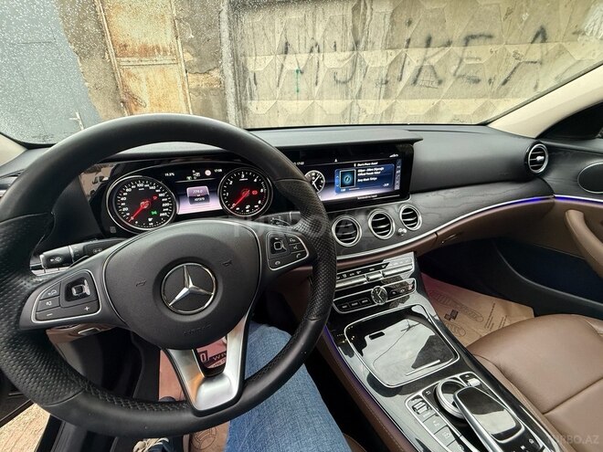 Mercedes E 220 d-8