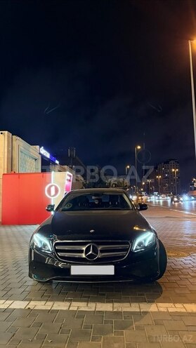 Mercedes E 220 d-11