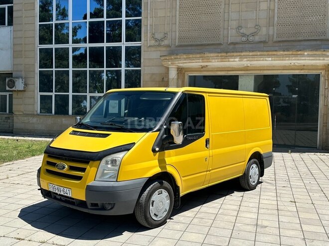 Ford Transit-4
