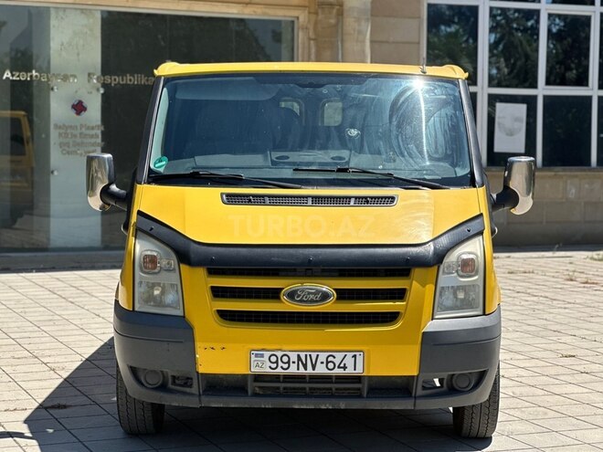 Ford Transit-2