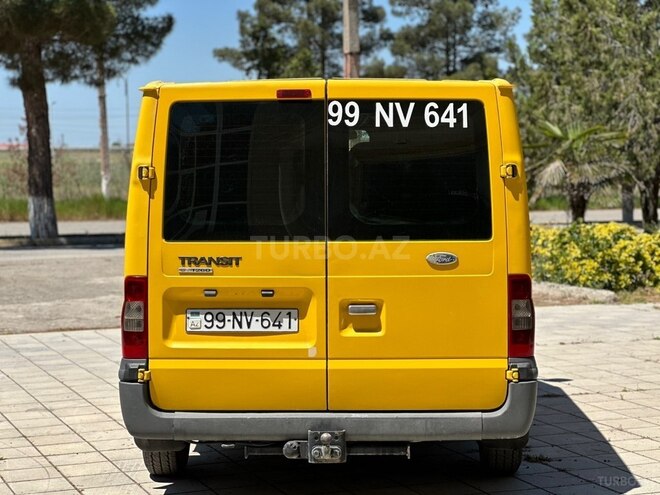 Ford Transit-5