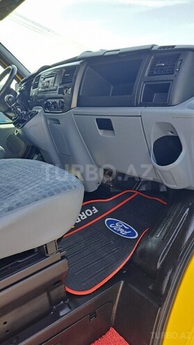 Ford Transit-9