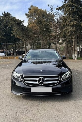 Mercedes E 220 d-1