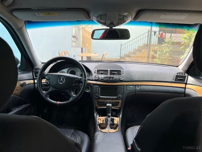 Mercedes E 220-2