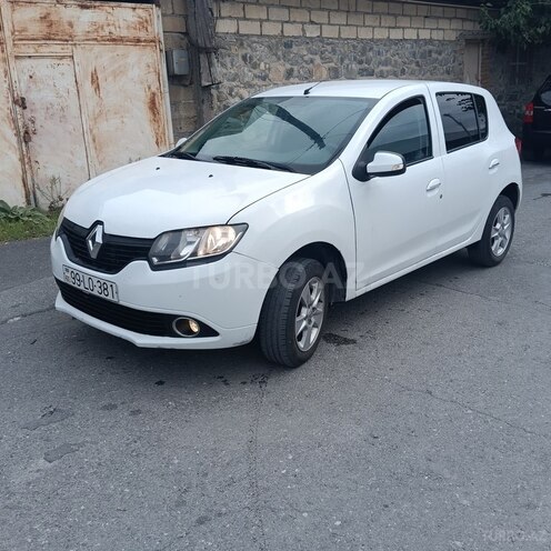 Renault Sandero-1