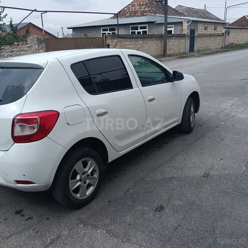 Renault Sandero-2