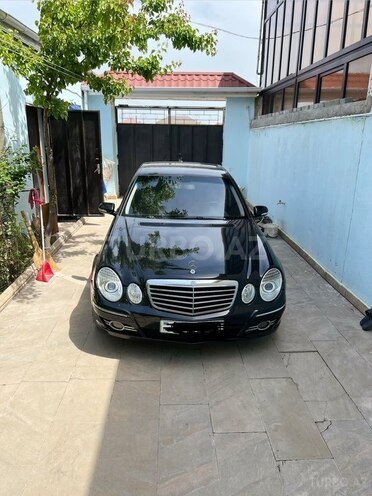 Mercedes E 220-1