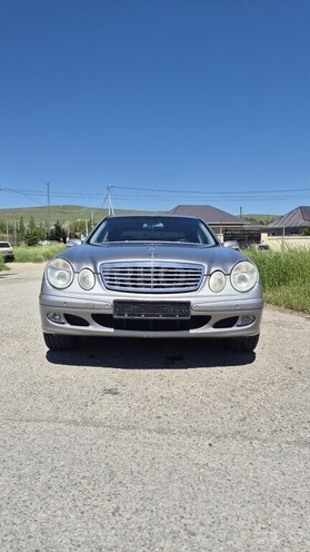 Mercedes E 220-1