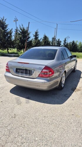Mercedes E 220-2