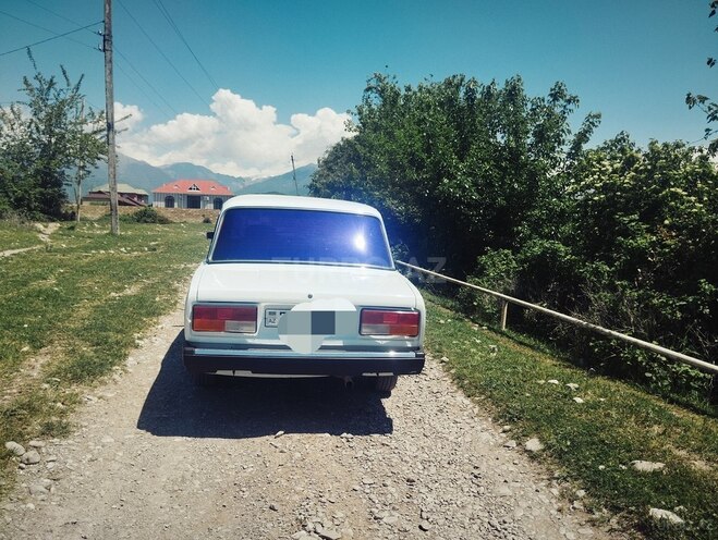 LADA (VAZ) 2107-2