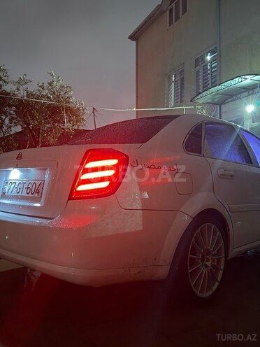 Daewoo Gentra-10
