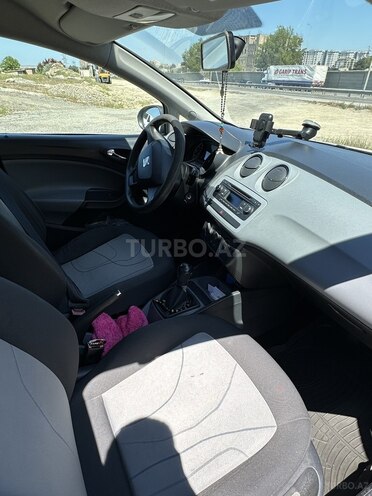 SEAT Ibiza-8