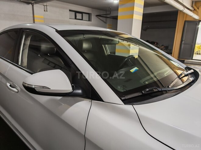 Hyundai Avante-7