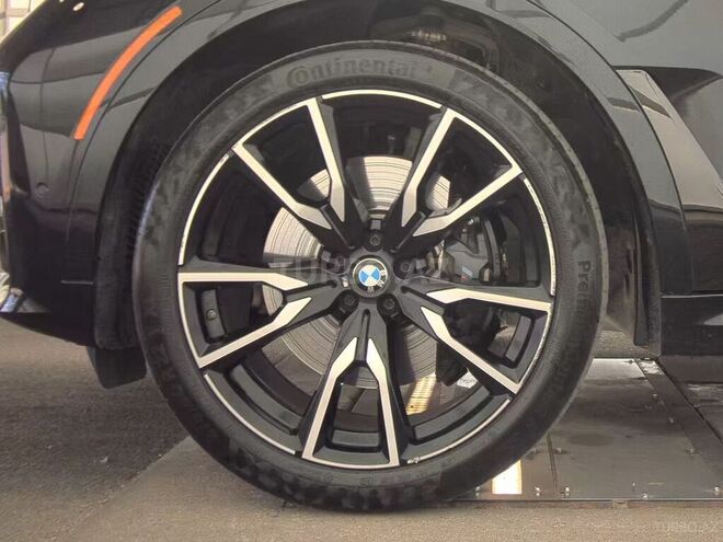 BMW X7-11