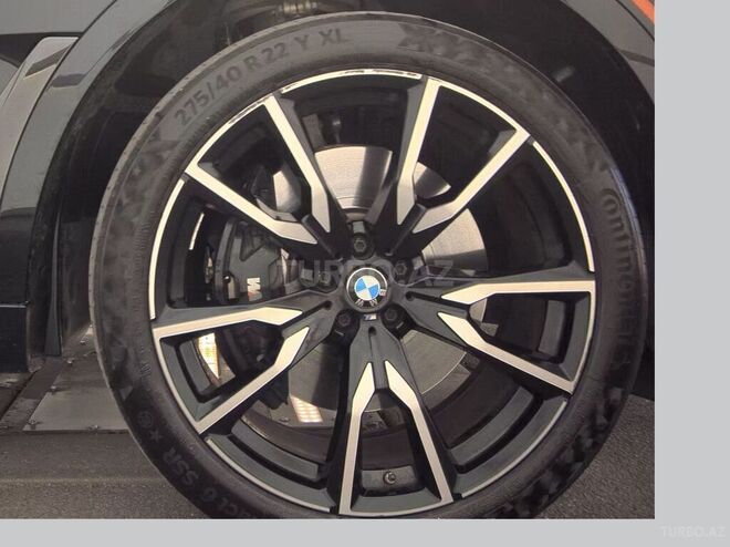BMW X7-9