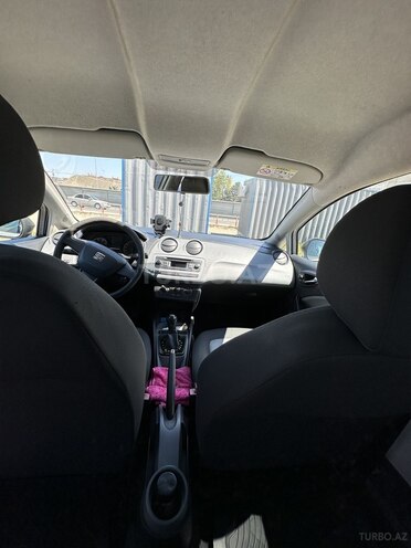 SEAT Ibiza-10
