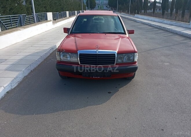 Mercedes 190-1