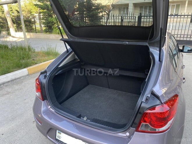 Chevrolet Cruze-20