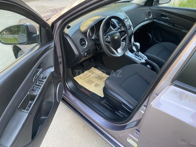 Chevrolet Cruze-15