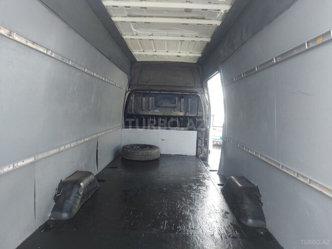 Ford Transit-16