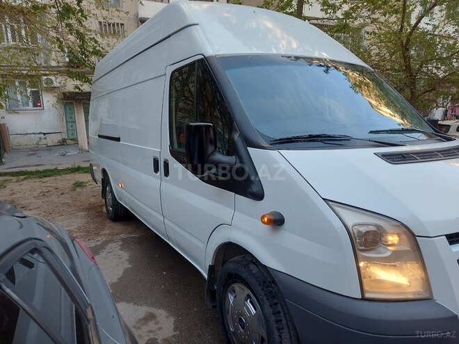 Ford Transit-3